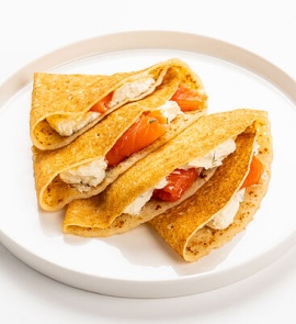 Блины с семгой и сыром филадельфия